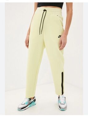 Nike Women's Sportswear Tech Fleece Mid-Rise Sweatpant Luminous Green CW4294-724